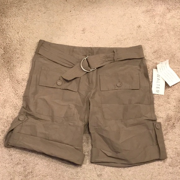 WALTER City Shorts. Size 4. Color Mushroom
